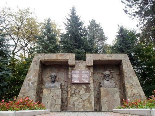 памятник основателям литературы КБР